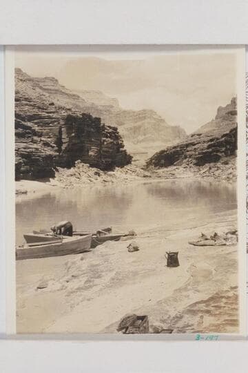 Downriver from lunch stop in the Tapeats at Mile 125.6