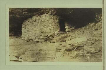 Small granary or shelter in area of Stillwater Canyon
