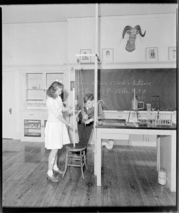 Science class, Polytechnic Elementary School, 1030 East California, Pasadena. April 7, 1941