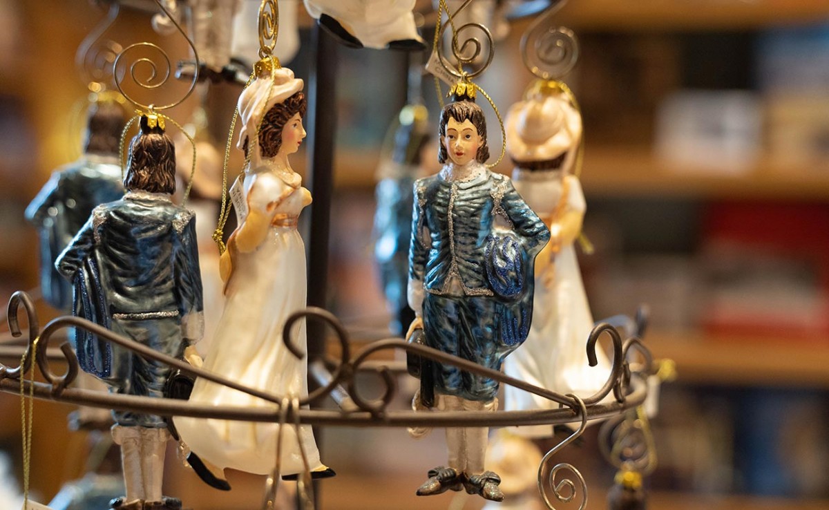 Blue Boy and Pinkie ornaments at the Huntington Store