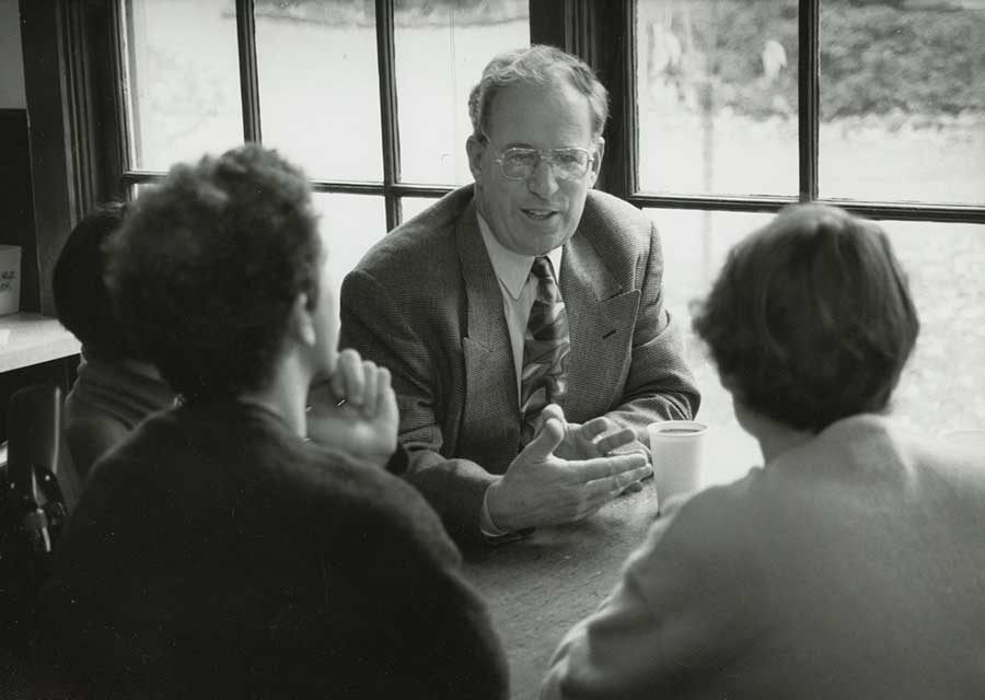 Koblik, in 1995, talking with students at Reed College, where he was president from 1992 to 2001. Photograph courtesy of Special Collections, Eric V. Hauser Memorial Library, Reed College.