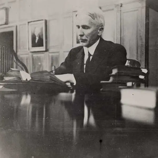 One might assume that the first researchers at The Huntington had all been men (like Archibald Bouton of New York University, pictured here in the main reading room in 1924). But among the very first readers —perhaps the first—was Mary Floyd Williams, a Ph.D. student at the University of California, Berkeley, who first used the Library’s resources in 1920.