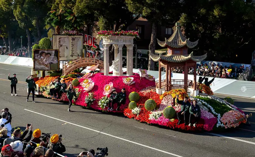 The Huntington's 2020 Rose Parade® Float on the theme of "Cultivating Curiosity," winner of the Golden State Award