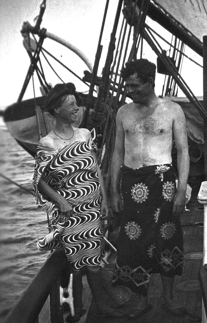 Jack London, dressed in a lava-lava, with his wife, Charmian, in the South Seas. The Huntington Library, Art Collections, and Botanical Gardens.