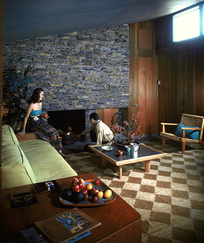 Living Room, George Turner residence, La Canada Flintridge, California, ca. 1947. Color transparency, 7 x 5 in. The Huntington Library, Art Collections, and Botanical Gardens.