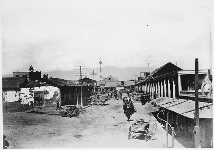 In Pearl Morton’s day, the dollar prostitutes could be found in this grim section of Los Angeles. Calle de los Negros, Los Angeles, 1882. Gelatin silver print; 19 ½ x 25 cm. Photographer unknown. C.C. Pierce Collection. The Huntington Library, Art Collections, and Botanical Gardens.