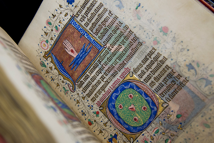 Detail from Book of Hours, Sarum use, Flanders, mid-15th century (HM 1086). The Huntington Library, Art Collections, and Botanical Gardens. Photo by Kate Lain.