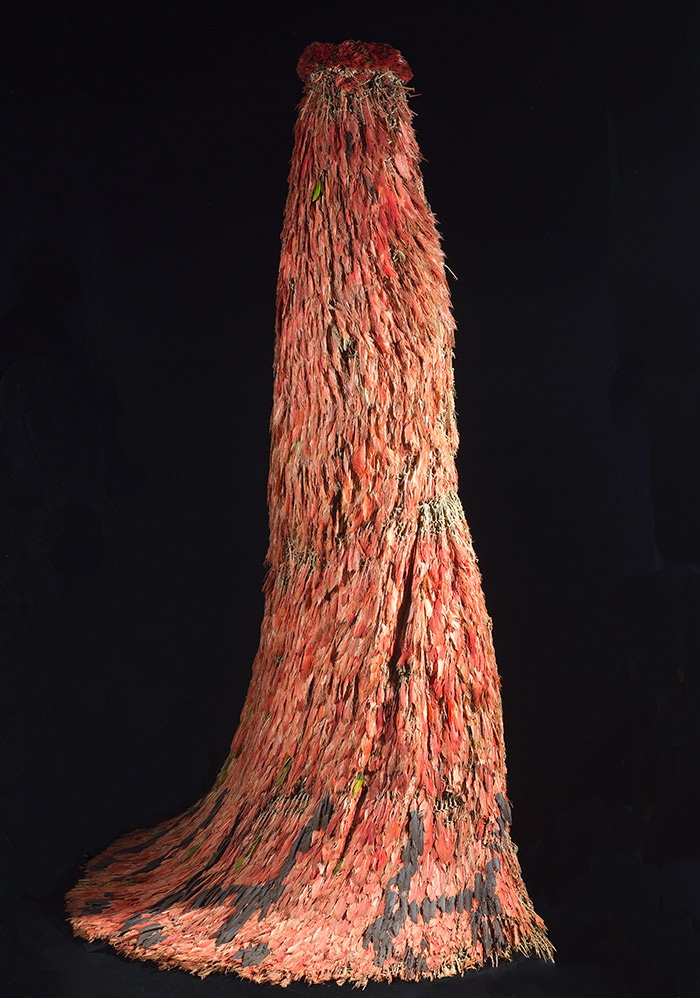 Tupinambá feather cape, Brazil, 17th century, feathers and vegetable fibers, Musées Royaux d’Art et d’Histoire, Brussels, AAM 5783.