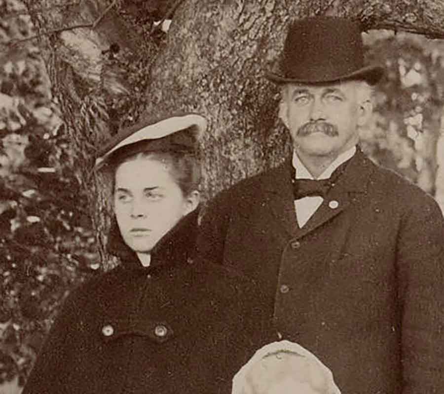 Clara Huntington and her father, Henry E. Huntington, ca. 1900. Detail from a group family portrait taken in Oneonta, New York, where both Henry and Clara were born. The Huntington Library, Art Museum, and Botanical Gardens.