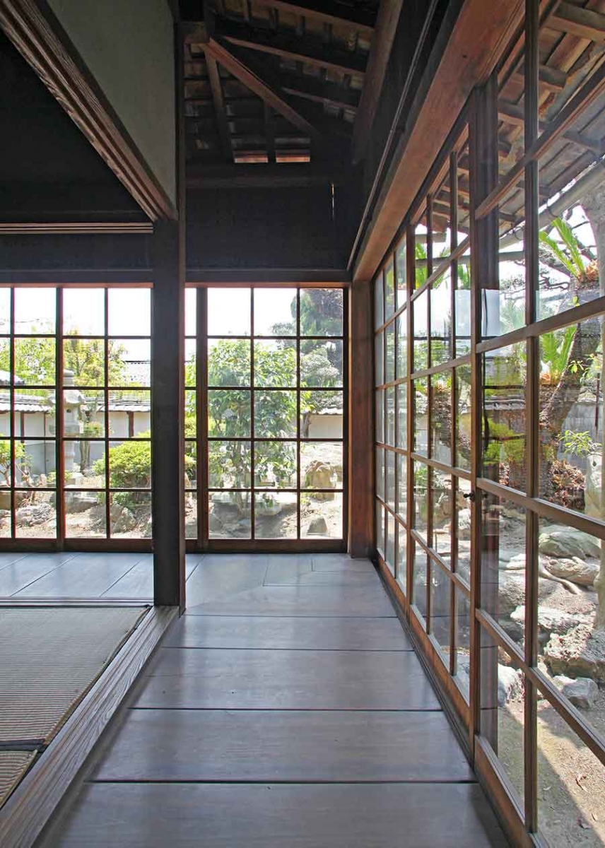 Interior corridor of the Magistrate’s House, built in the 1690s, the historic home of the Yokoi family of Marugame, Japan. Photo by Hiroyuki Nakayama. The Huntington Library, Art Collections, and Botanical Gardens.