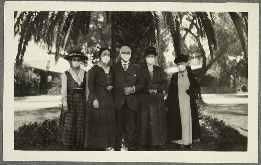 Influenza Epidemic in Pasadena, California, 1919, gelatin silver print, 3 1/2 x 5 11/16 in. The Huntington Library, Art Museum, and Botanical Gardens.